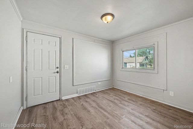 7528 Hudson Avenue, Warren, MI 48091