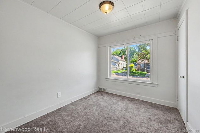 7528 Hudson Avenue, Warren, MI 48091