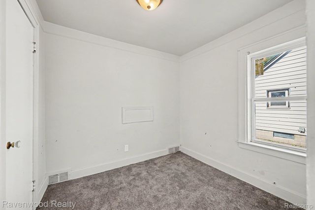 7528 Hudson Avenue, Warren, MI 48091