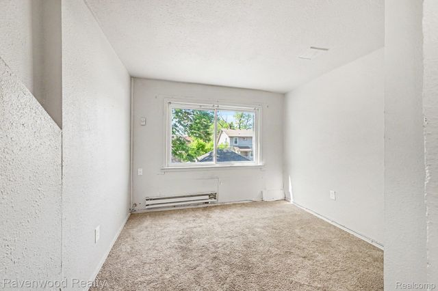 7528 Hudson Avenue, Warren, MI 48091
