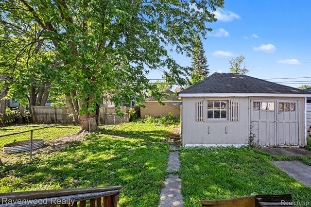 7528 Hudson Avenue, Warren, MI 48091