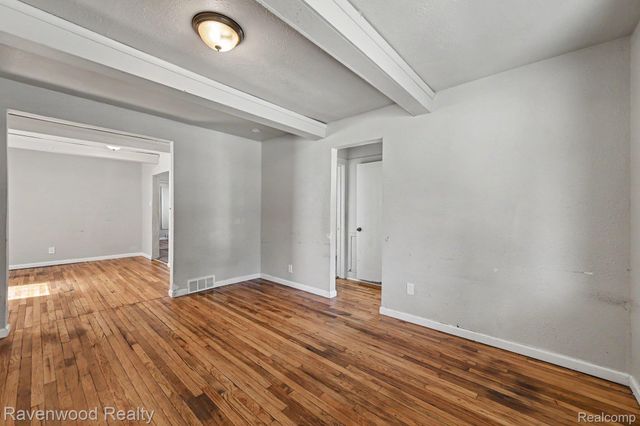 7528 Hudson Avenue, Warren, MI 48091