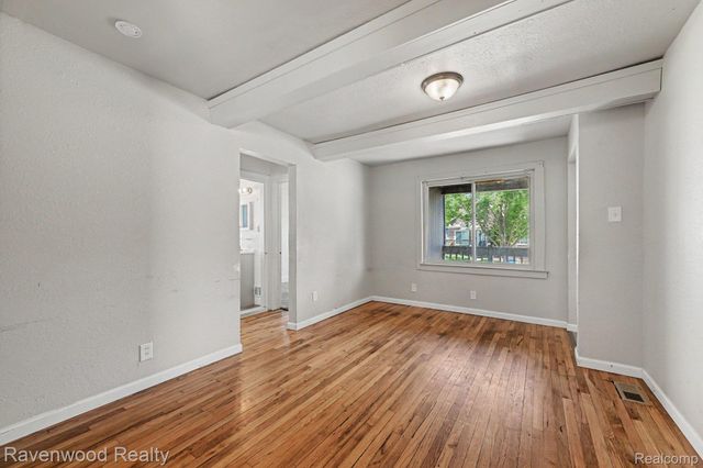 7528 Hudson Avenue, Warren, MI 48091