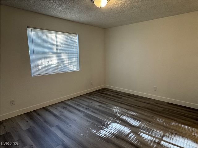 5250 Mission Carmel Lane 103, Las Vegas, NV 89107