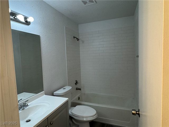 5250 Mission Carmel Lane 103, Las Vegas, NV 89107