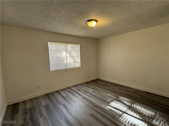 5250 Mission Carmel Lane 103, Las Vegas, NV 89107