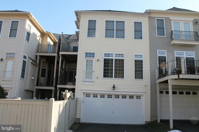 24907 EARLSFORD DR, Chantilly, VA 20152