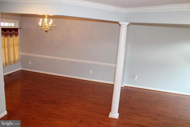 24907 EARLSFORD DR, Chantilly, VA 20152