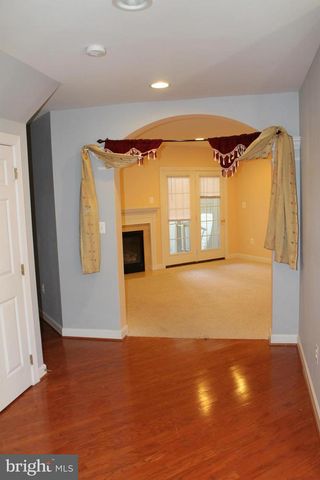 24907 EARLSFORD DR, Chantilly, VA 20152