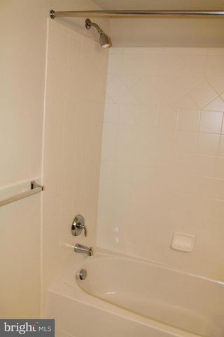 24907 EARLSFORD DR, Chantilly, VA 20152