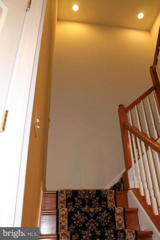 24907 EARLSFORD DR, Chantilly, VA 20152