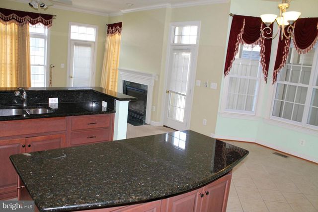 24907 EARLSFORD DR, Chantilly, VA 20152