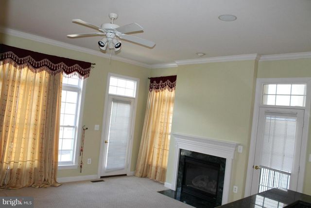 24907 EARLSFORD DR, Chantilly, VA 20152