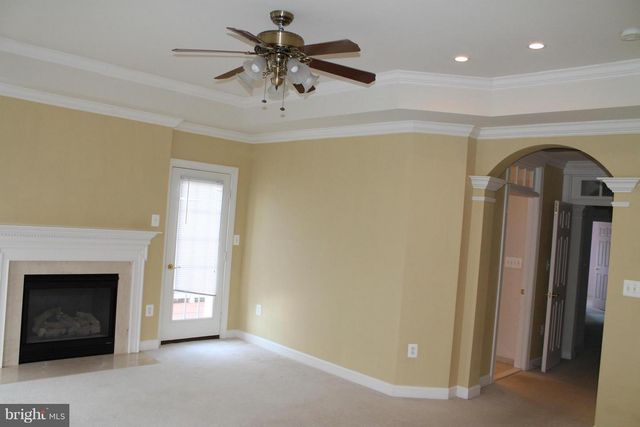 24907 EARLSFORD DR, Chantilly, VA 20152