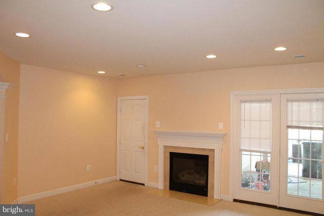 24907 EARLSFORD DR, Chantilly, VA 20152