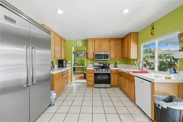 14459 Bailey Ct, Victorville, CA 92394
