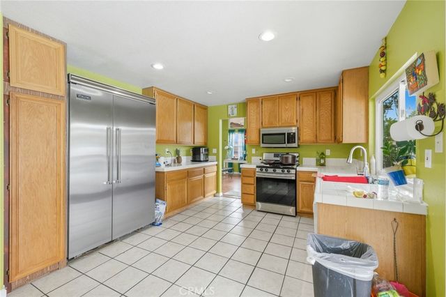 14459 Bailey Ct, Victorville, CA 92394