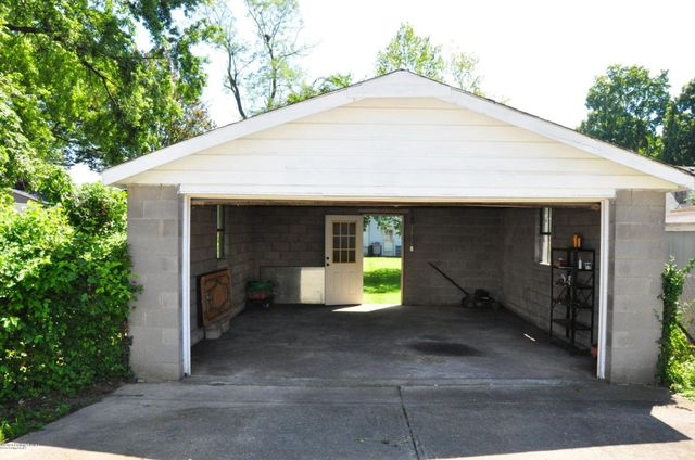 3829 Elmwood Ave, Louisville, KY 40207
