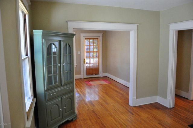 3829 Elmwood Ave, Louisville, KY 40207