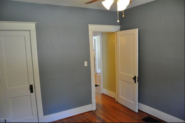 3829 Elmwood Ave, Louisville, KY 40207