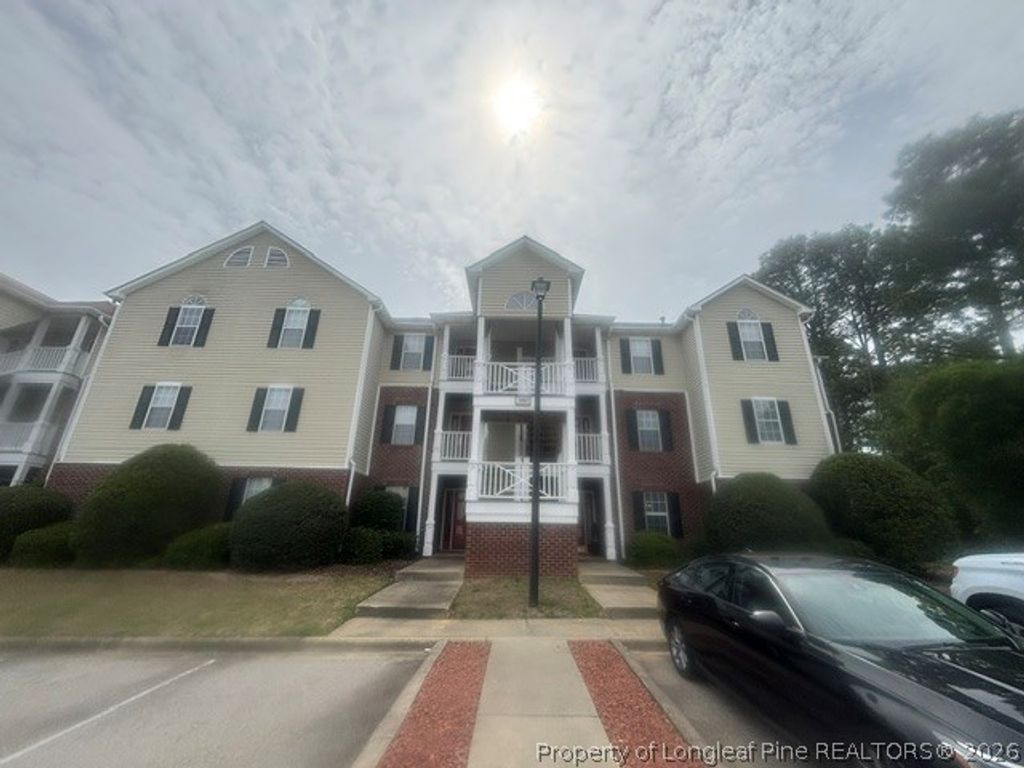 380 Bubble Creek Court 8, Fayetteville, NC 28311