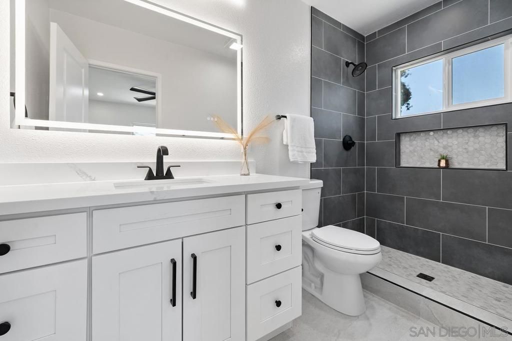 Image 16 of property listing at 5228 San Bernardo Terrace, San Diego, CA 92114