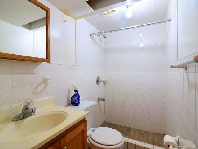 43-24 164 Street, Flushing, NY 11358