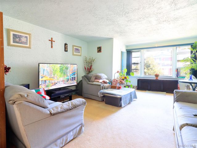 43-24 164 Street, Flushing, NY 11358