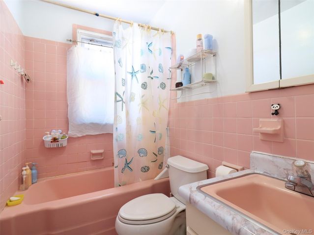 43-24 164 Street, Flushing, NY 11358