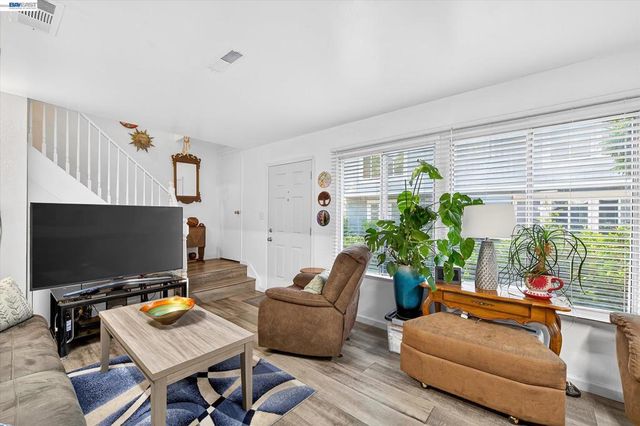 4416 Comanche Way, Pleasanton, CA 94588