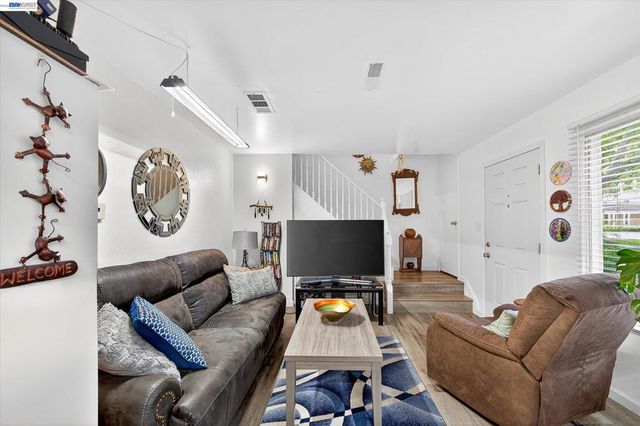 4416 Comanche Way, Pleasanton, CA 94588