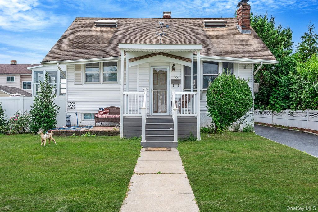 55 Moore Avenue, Oceanside, NY 11572