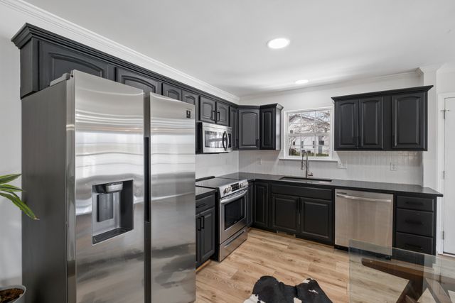 2418C Abbott Martin Rd, Nashville, TN 37215
