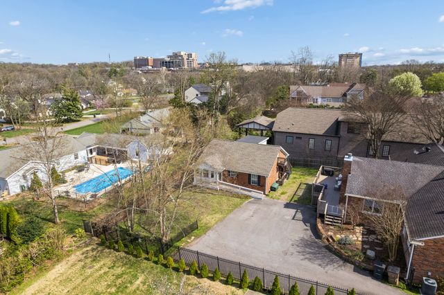 2418C Abbott Martin Rd, Nashville, TN 37215