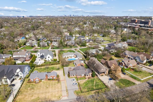 2418C Abbott Martin Rd, Nashville, TN 37215