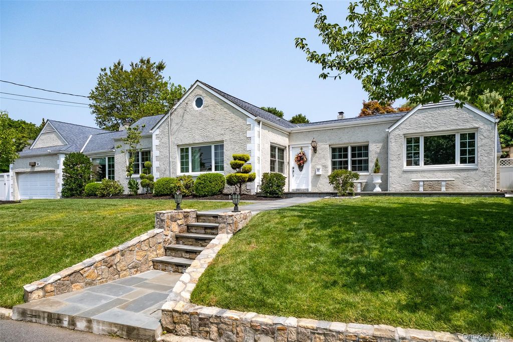 982 Split Rock Road, Pelham, NY 10803