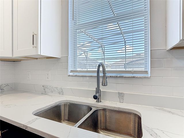 406 WILDFLOWER ROAD, Davenport, FL 33837