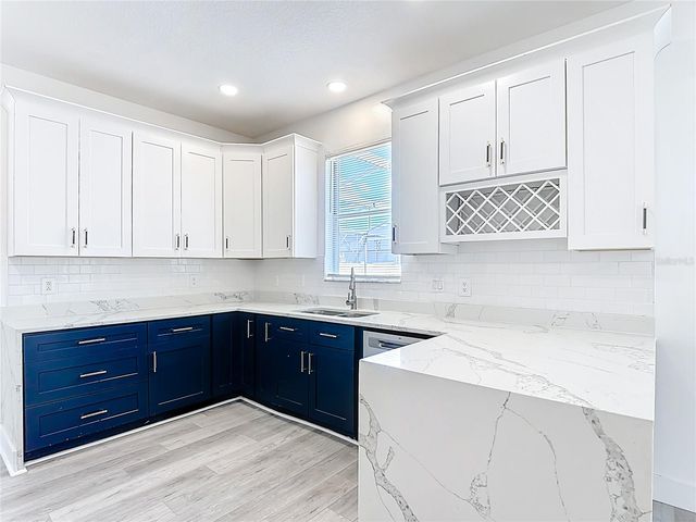 406 WILDFLOWER ROAD, Davenport, FL 33837