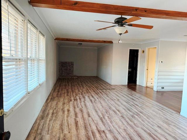 1329 W Thompson Avenue, Enid, OK 73703