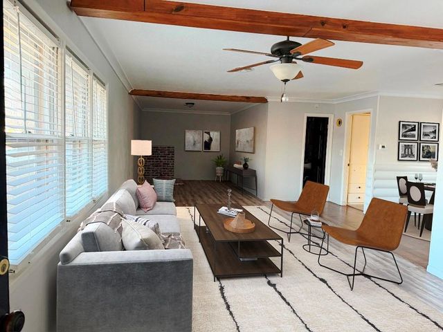 1329 W Thompson Avenue, Enid, OK 73703