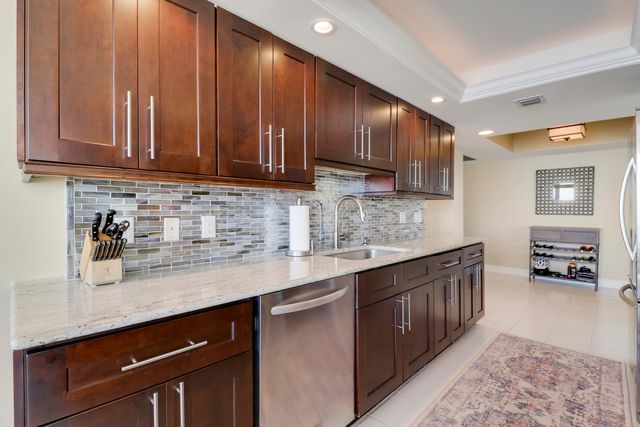 5510 N OCEAN Drive 4C, Singer Island, FL 33404