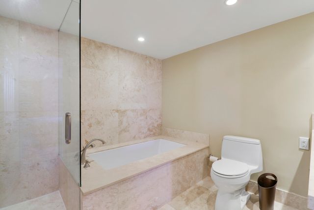 5510 N OCEAN Drive 4C, Singer Island, FL 33404