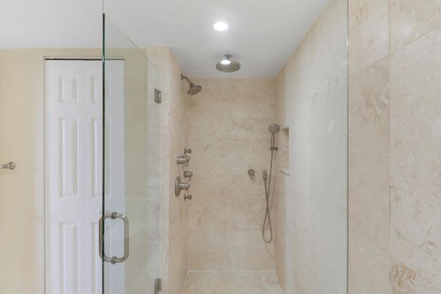 5510 N OCEAN Drive 4C, Singer Island, FL 33404