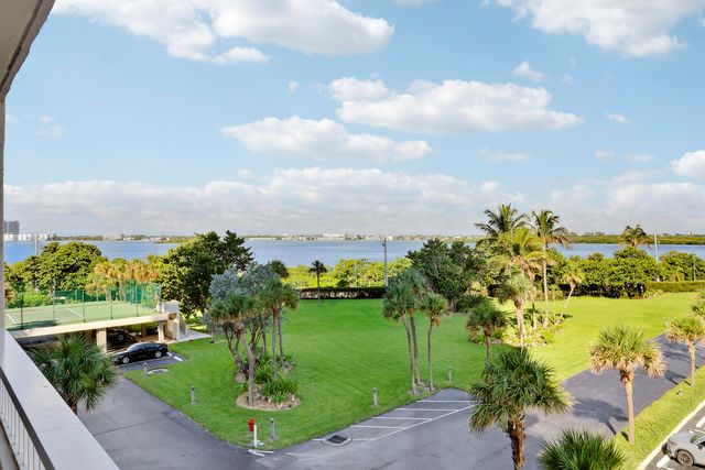 5510 N OCEAN Drive 4C, Singer Island, FL 33404
