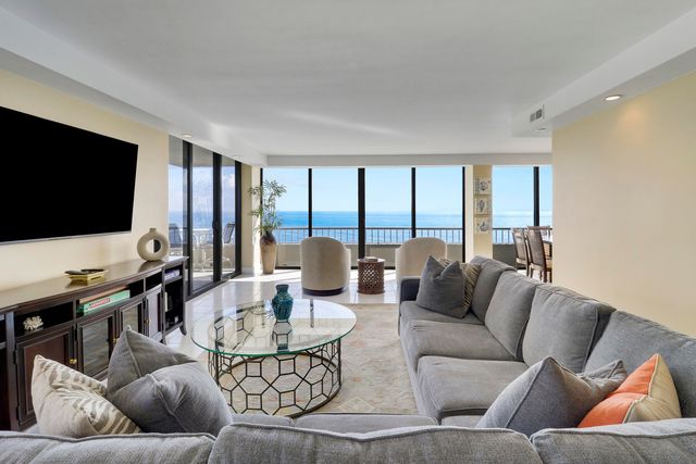 5510 N OCEAN Drive 4C, Singer Island, FL 33404