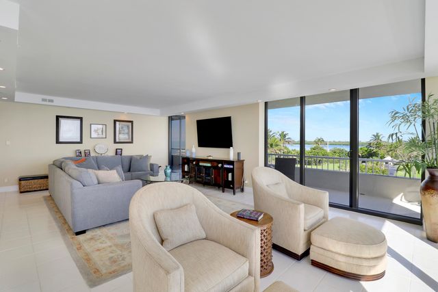 5510 N OCEAN Drive 4C, Singer Island, FL 33404