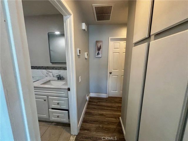 2910 Bradford Place, Santa Ana, CA 92707