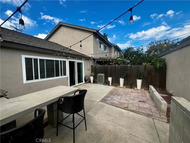 2910 Bradford Place, Santa Ana, CA 92707