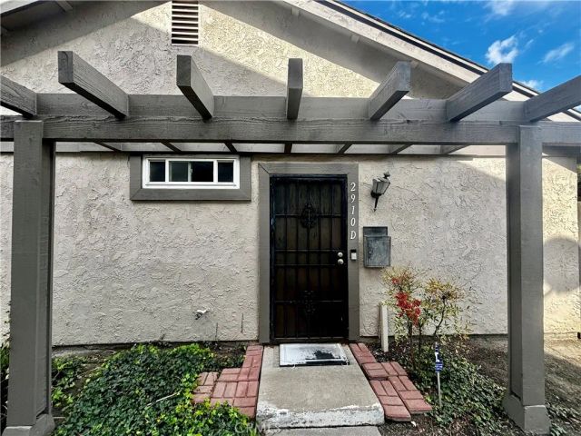 2910 Bradford Place, Santa Ana, CA 92707