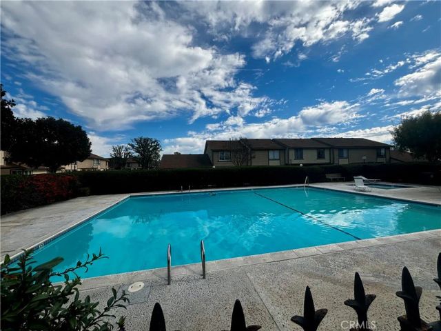 2910 Bradford Place, Santa Ana, CA 92707